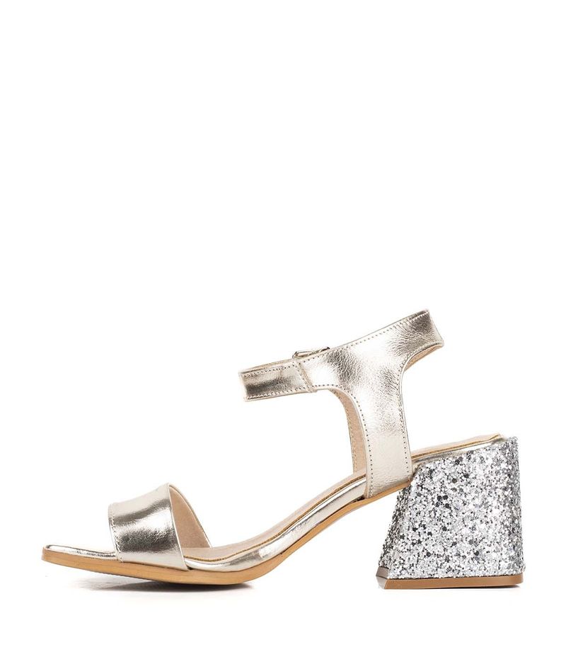 Sandalias-de-fiesta-con-glitter-en-platino.jpg
