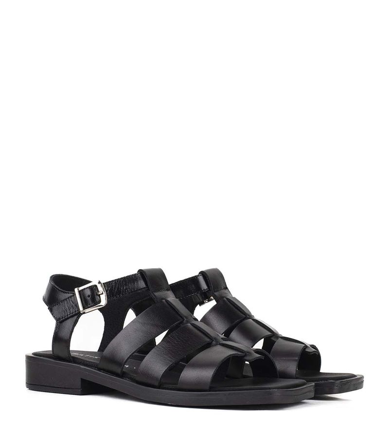 Sandalias-romanitas-de-cuero-en-negro.jpg