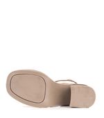 Sandalias-con-cinta-en-cuero-beige.jpg