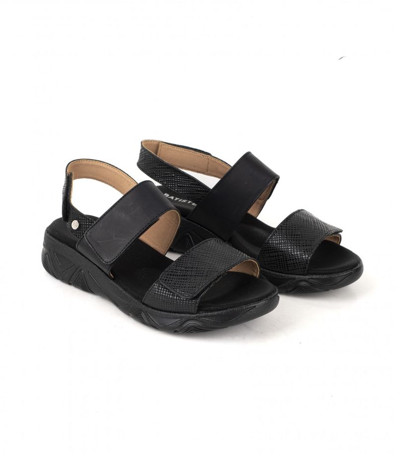 Sandalias-con-velcro-de-cuero-negro.jpg