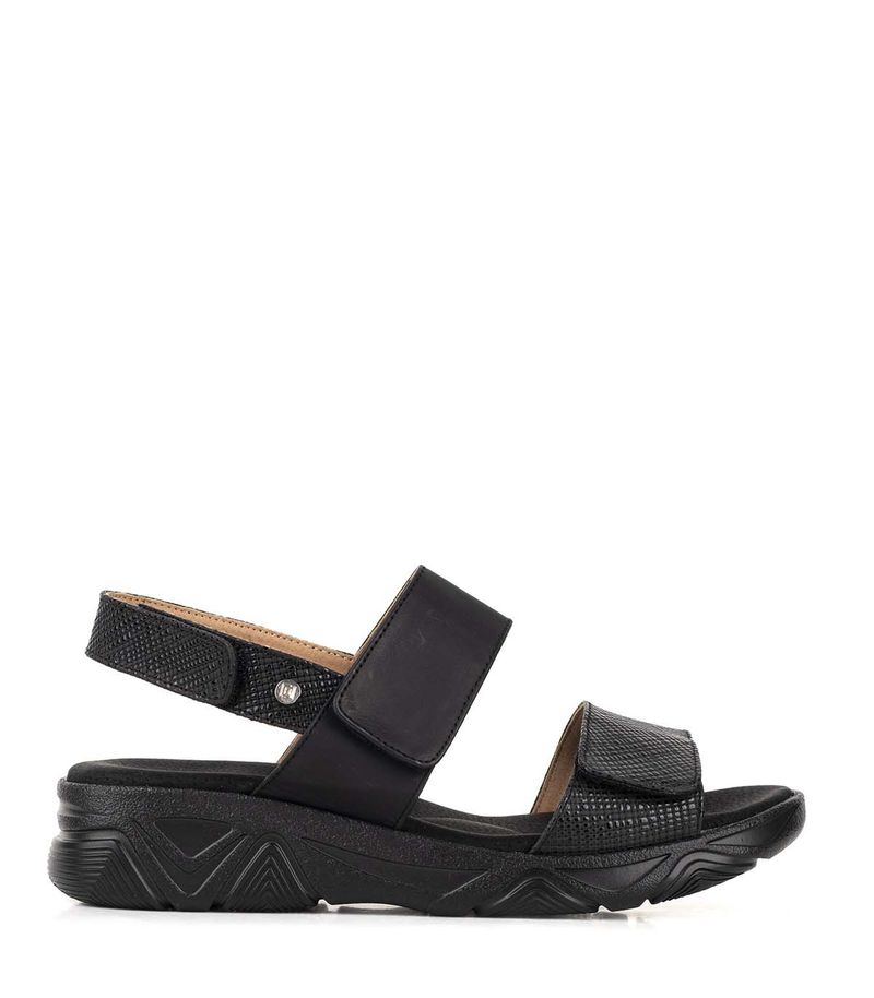 Sandalias-con-velcro-de-cuero-negro.jpg