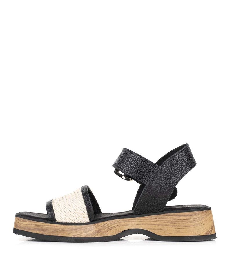 Sandalias-bajas-de-rafia-en-cuero-negro.jpg