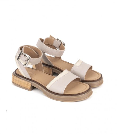 Sandalias bajas combinadas de cuero en beige