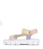 Sandalias-con-velcro-de-simil-cuero-en-multi.jpg