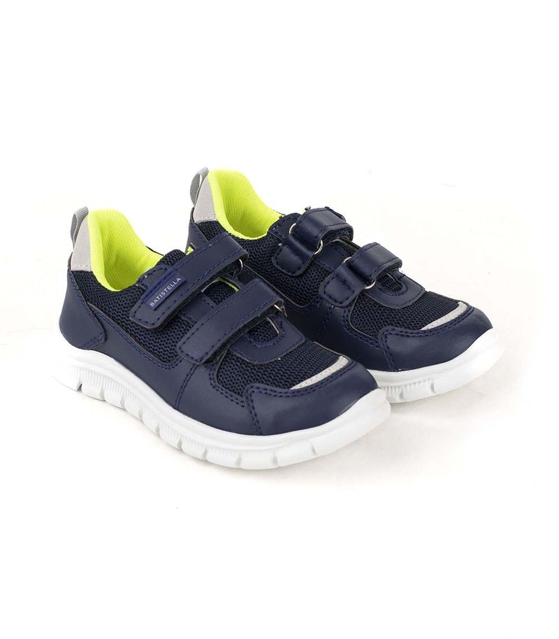 Zapatillas-de-simil-con-velcro-en-azul.jpg