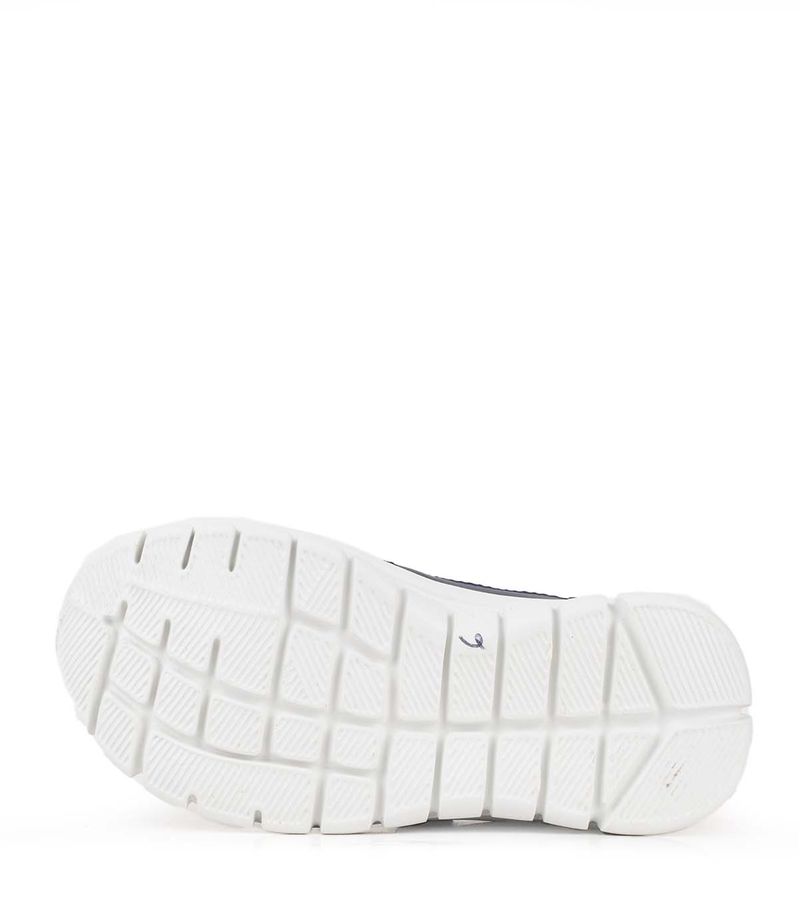 Zapatillas-de-simil-con-velcro-en-azul.jpg
