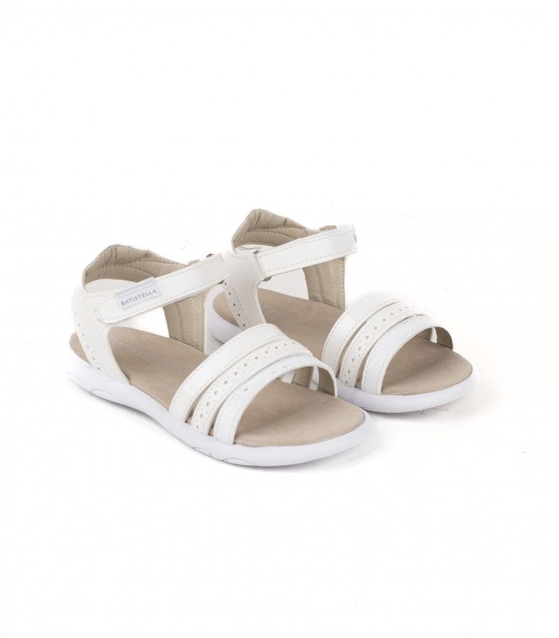 Sandalias-de-simil-en-blanco.jpg