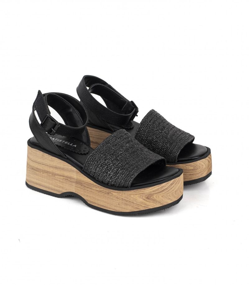 Sandalias-taco-chino-de-rafia-en-negro.jpg