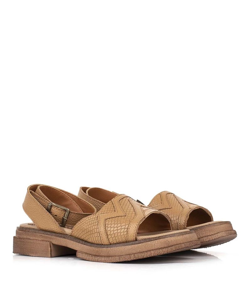 Sandalias-bajas-de-cuero-tramadas-en-reptil-beige.jpg