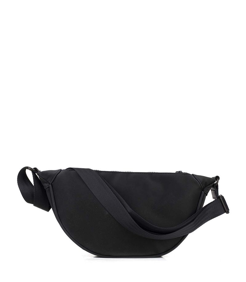 Bolso-media-luna-de-tela-en-negro.jpg