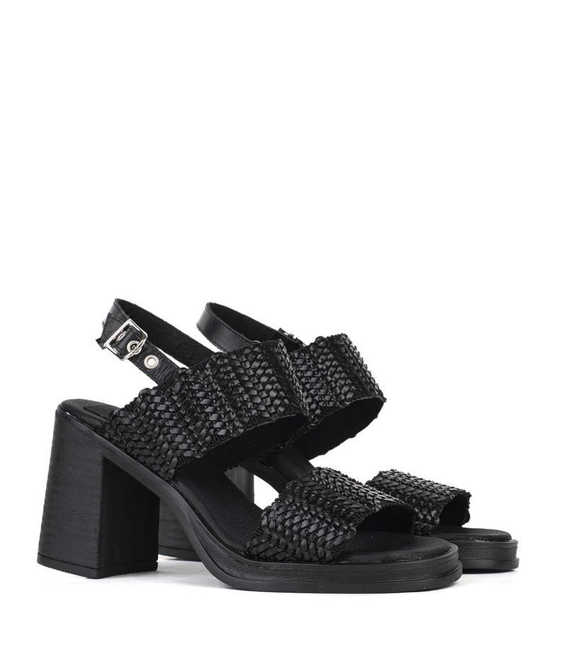 Sandalias-altas-de-cuero-trenzado-negro.jpg