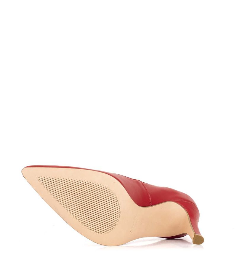 Stilletos-clasicos-de-cuero-rojo.jpg