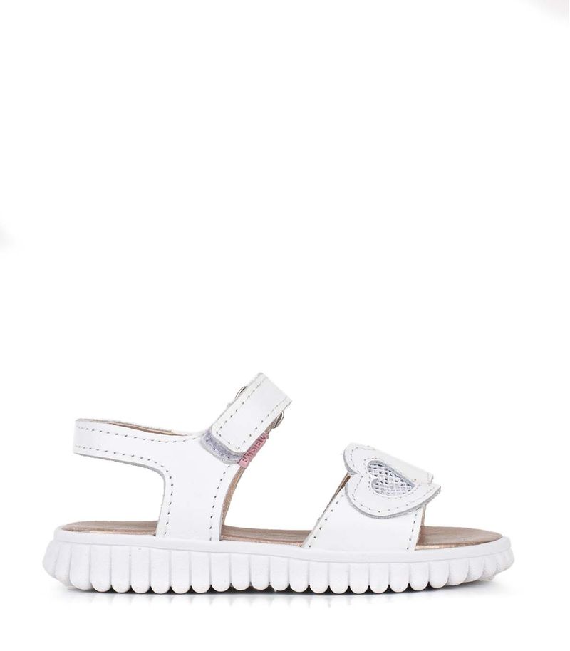 Sandalias-con-corazon-en-cuero-blanco.jpg