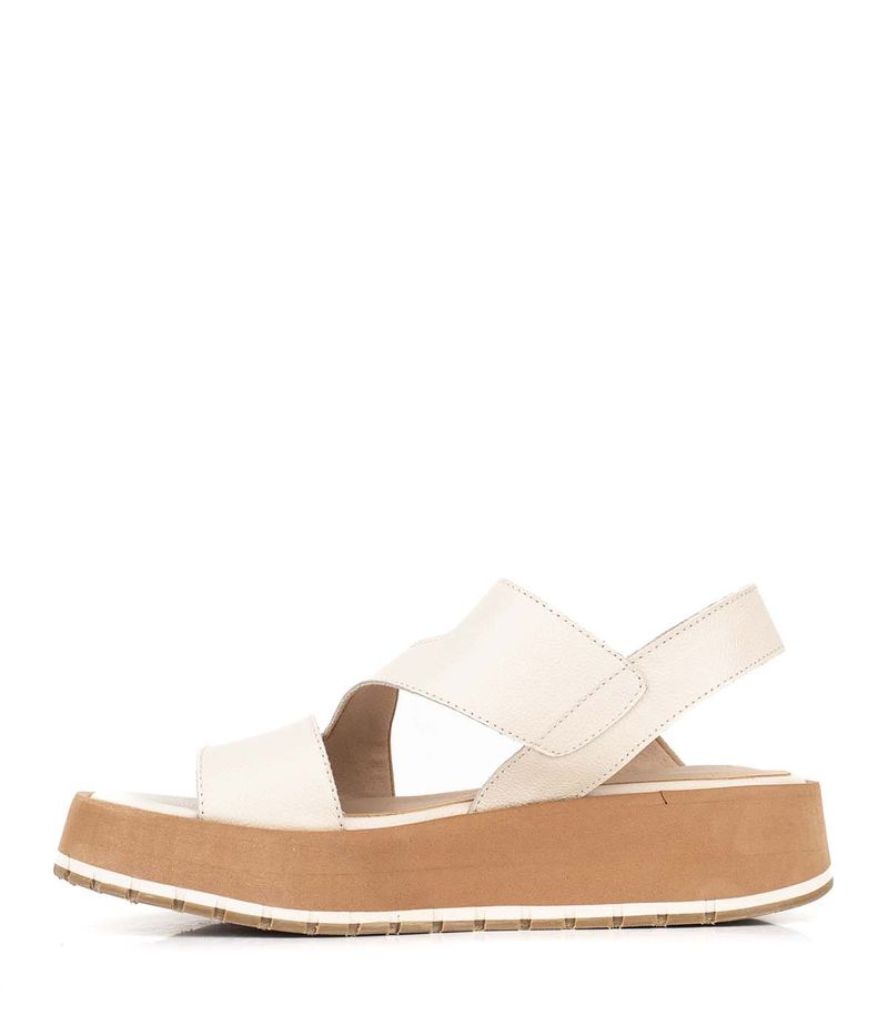 Sandalias-con-plataforma-baja-de-cuero-beige.jpg