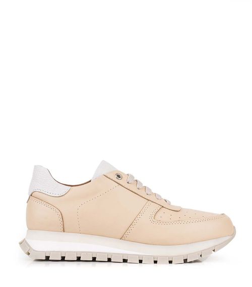 Zapatillas urbanas de cuero nude combinado con blanco