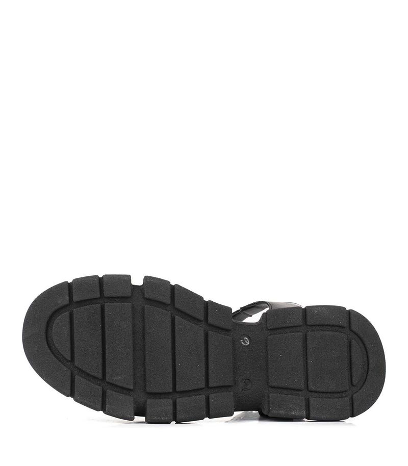 Sandalias-clasicas-de-simil-en-negro.jpg