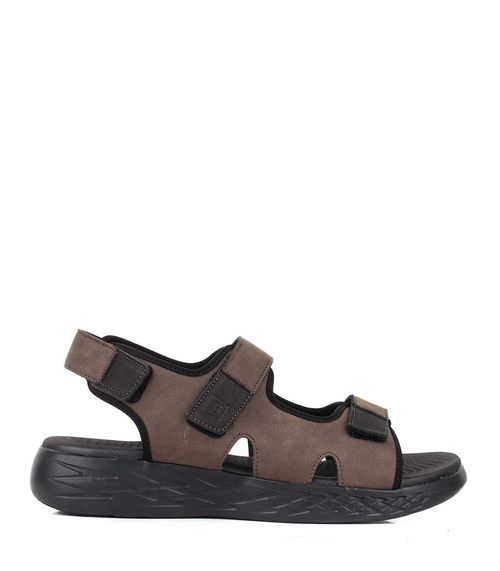 Sandalias en simil cuero chocolate con abrojo