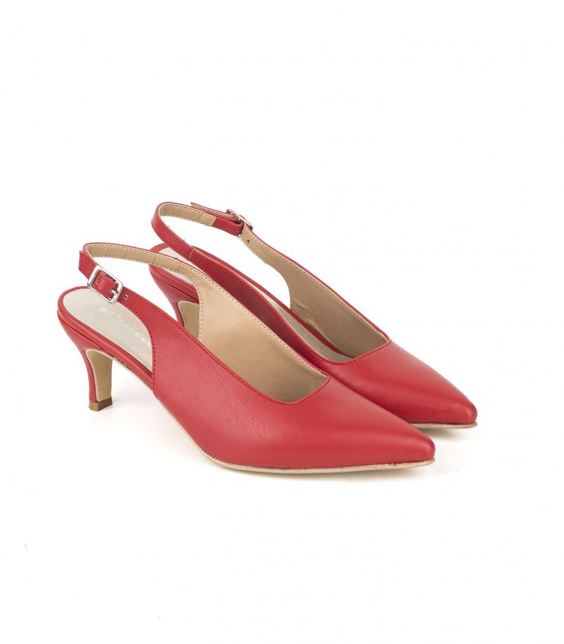 Stilletos-bajos-de-simil-cuero-en-rojo.jpg