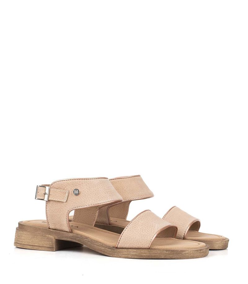 Sandalias-bajas-con-cintas-de-cuero-color-piel.jpg