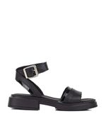 Sandalias-bajas-combinadas-de-cuero-en-negro.jpg