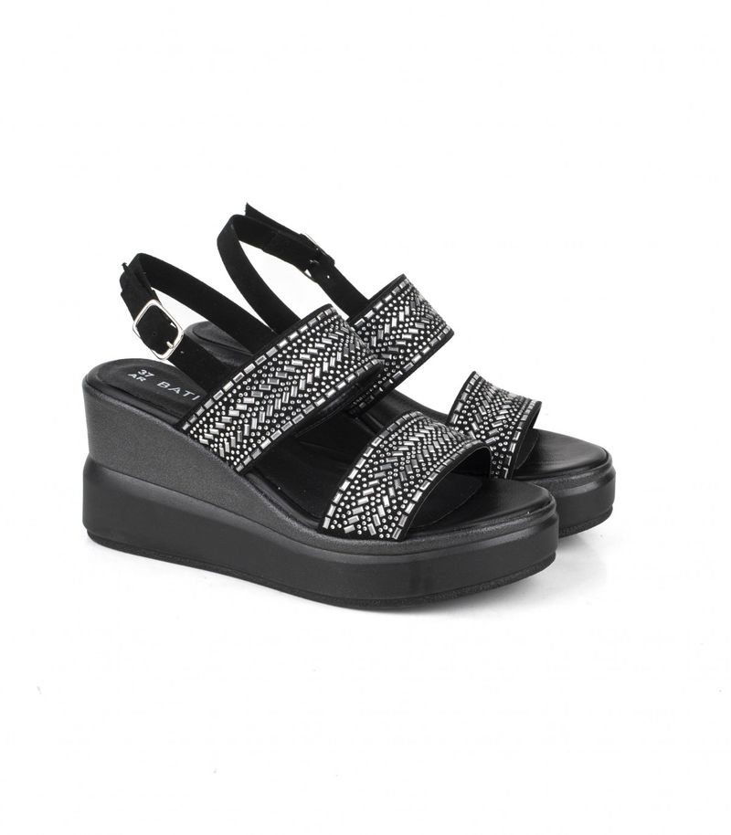 Sandalias-taco-chino-negro-en-simil-cuero-con-strass.jpg