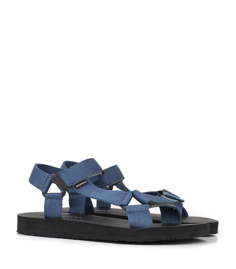 Sandalias-de-hombre-en-tela-azul.jpg