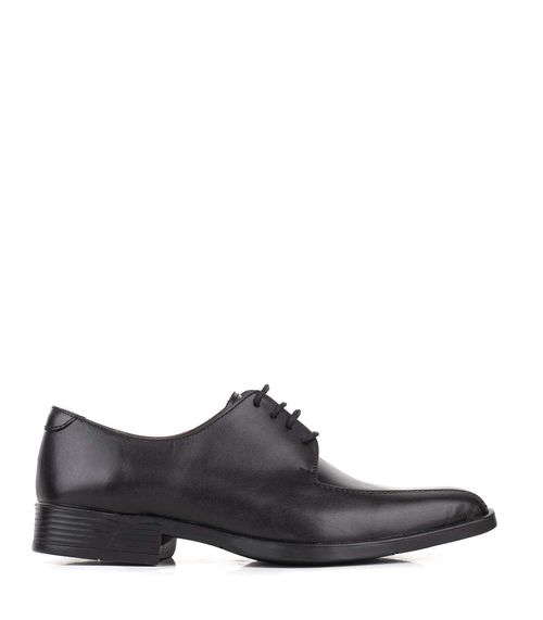 Zapatos de vestir de cuero negro acordonados