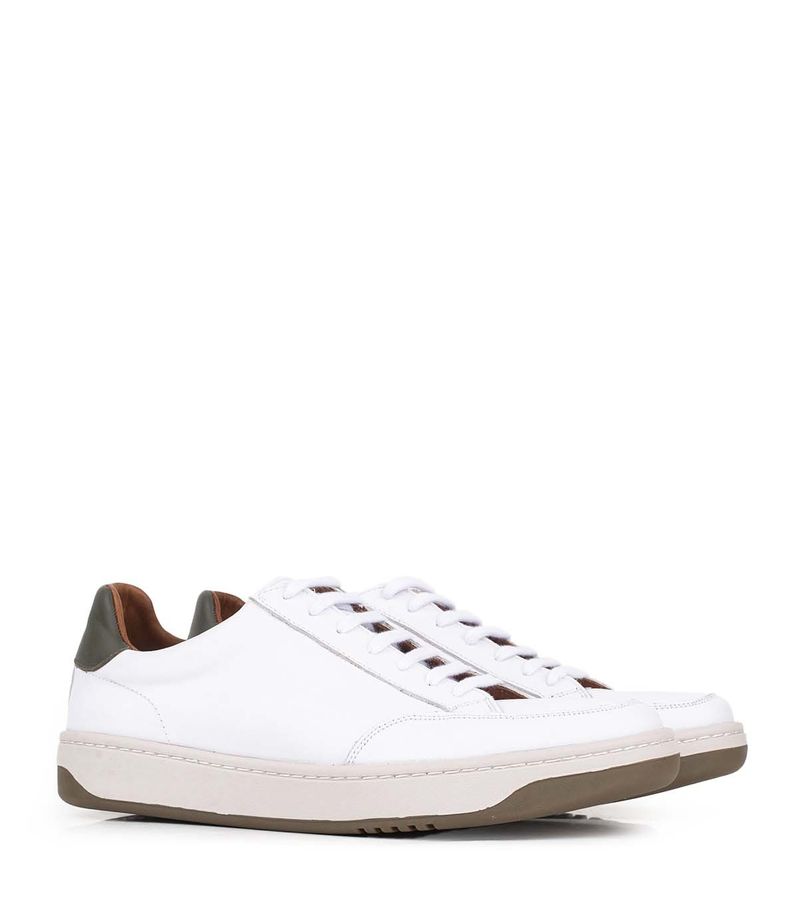 Zapatilla-clasica-de-hombre-en-cuero-blanco.jpg