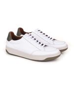 Zapatilla-clasica-de-hombre-en-cuero-blanco.jpg