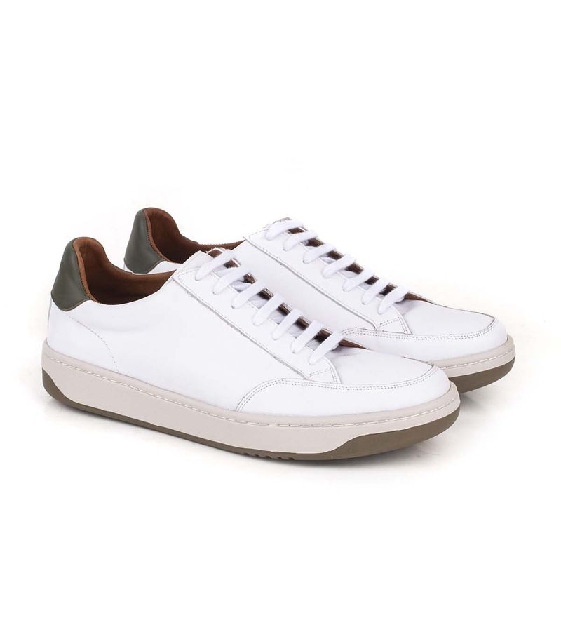 Zapatilla-clasica-de-hombre-en-cuero-blanco.jpg