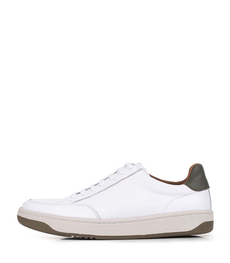 Zapatilla-clasica-de-hombre-en-cuero-blanco.jpg