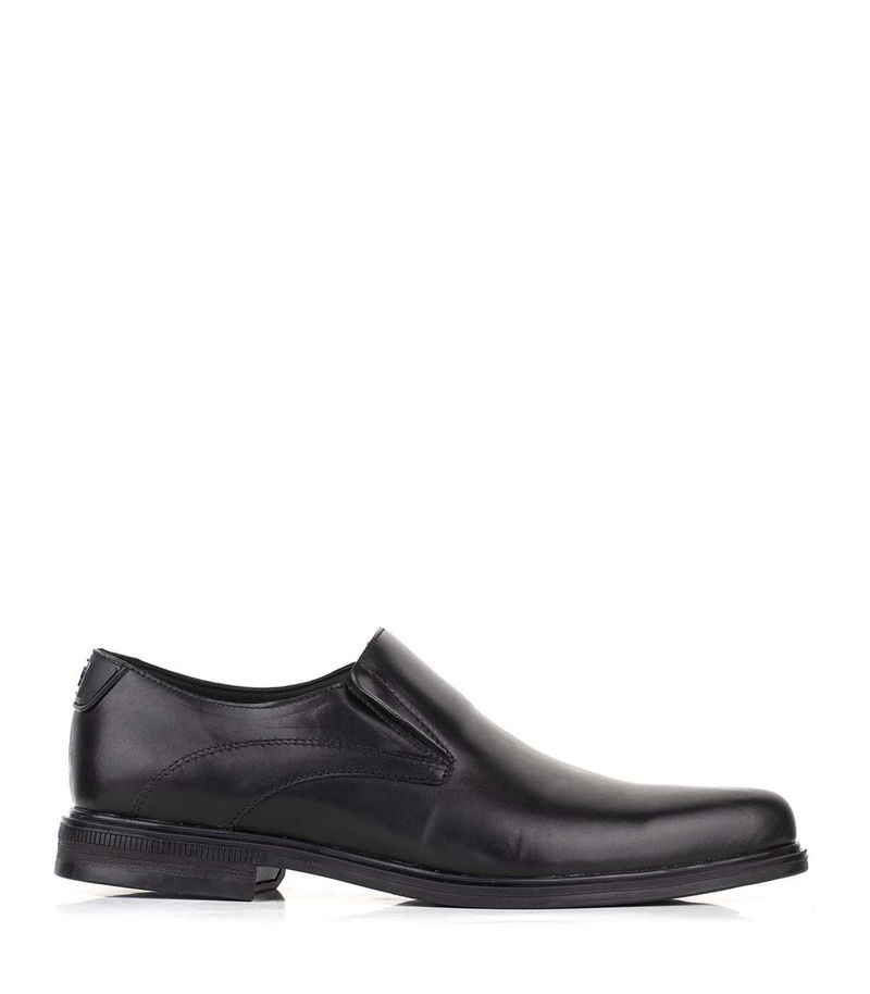 Zapato-de-vestir-con-planta-de-goma-de-cuero-negro.jpg