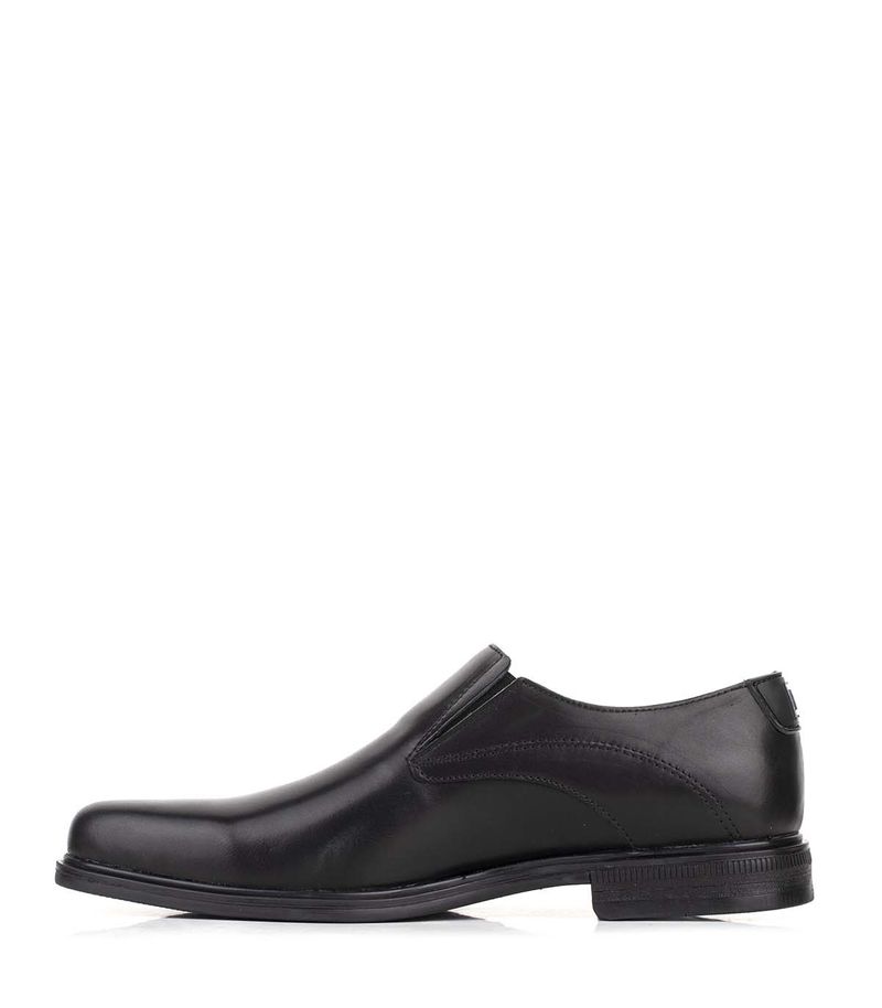 Zapato-de-vestir-con-planta-de-goma-de-cuero-negro.jpg