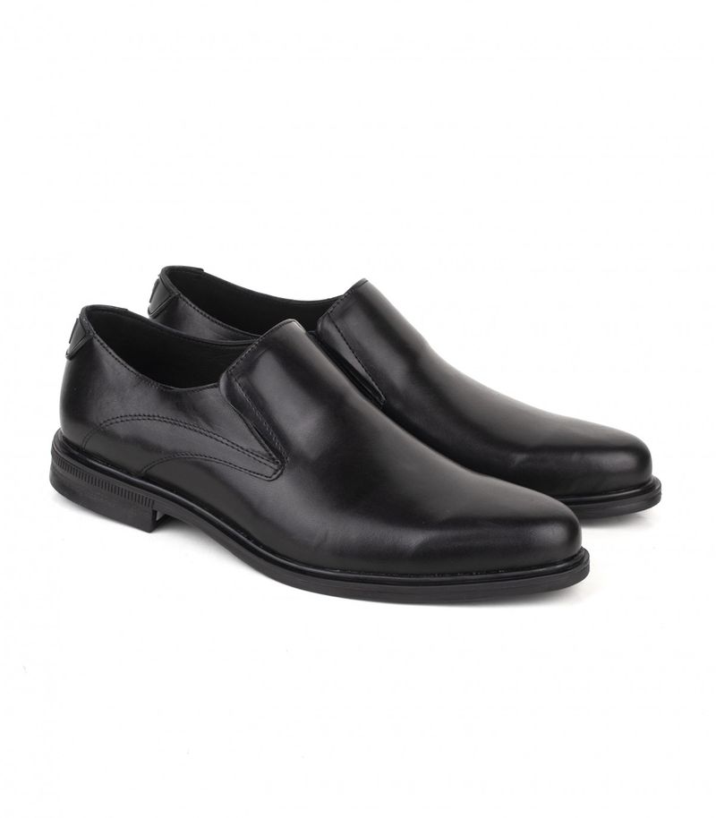Zapato-de-vestir-con-planta-de-goma-de-cuero-negro.jpg
