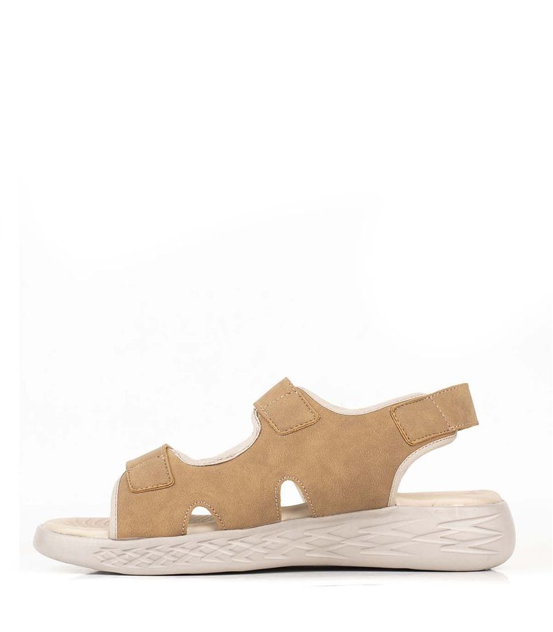 Sandalias-en-simil-cuero-camel-con-abrojo.jpg