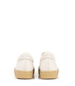 Zapatillas-de-cuero-con-base-caramelo-en-natural.jpg