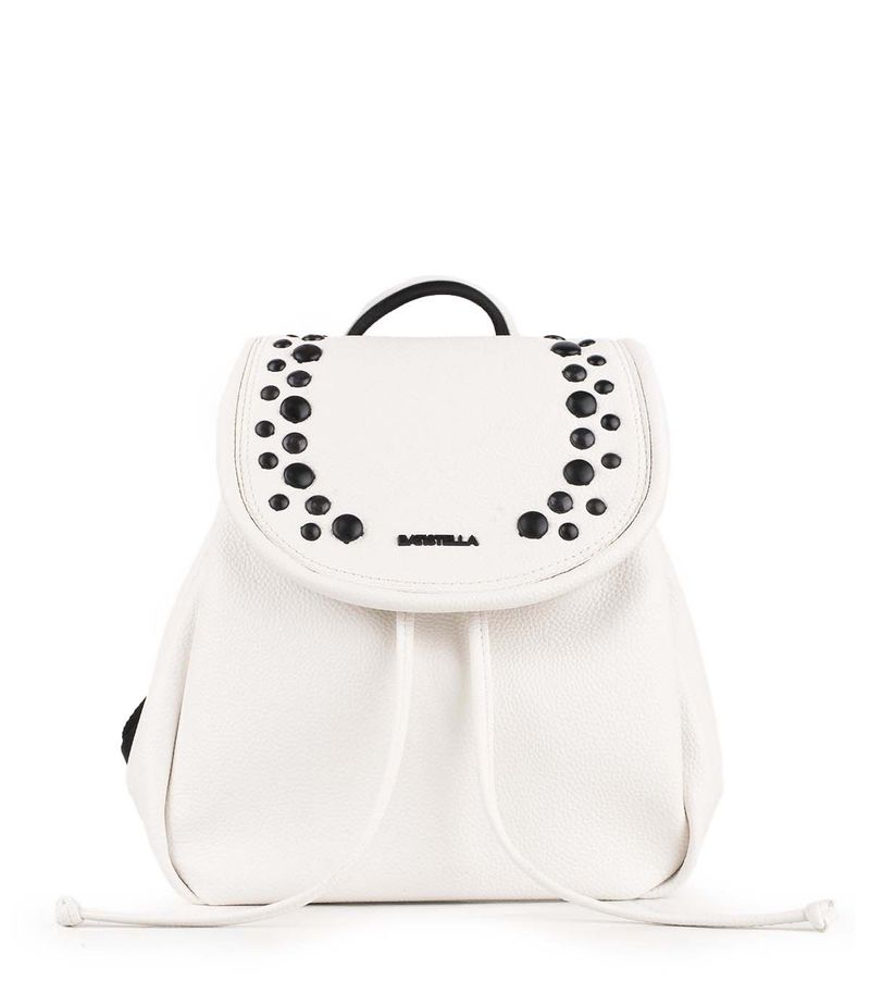 Mochila-de-simil-cuero-en-blanco-con-tachas.jpg