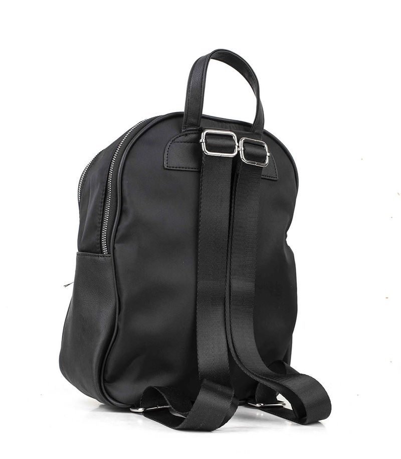 copy-of-Mochila-clasica-de-tela-en-negro.jpg