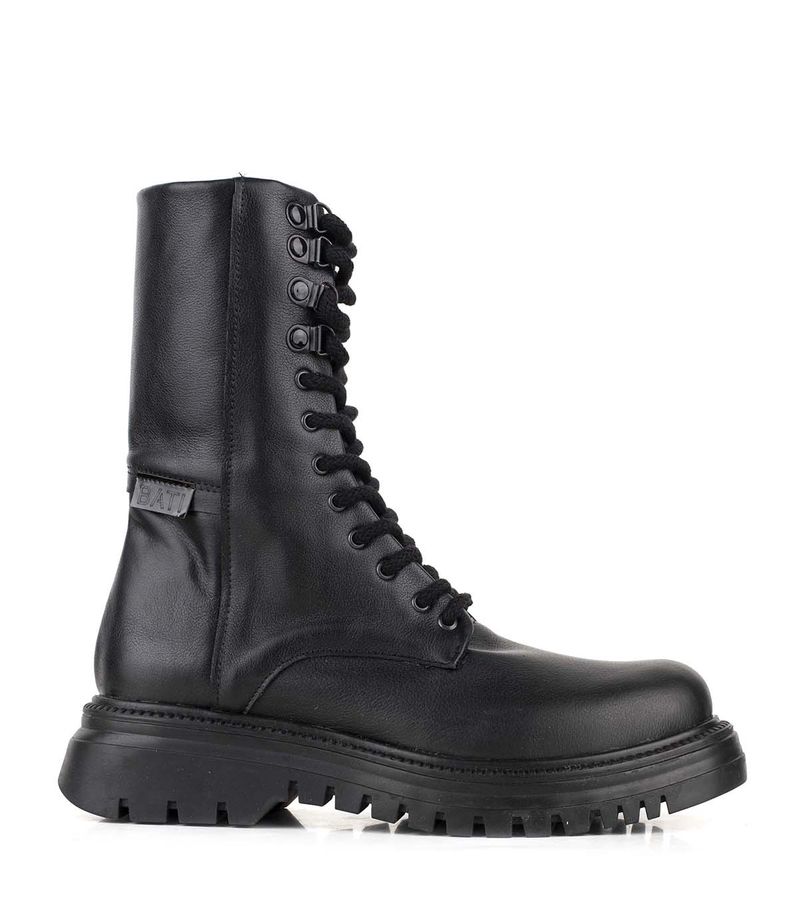 Borcegos-urbanos-con-base-en-cuero-negro.jpg