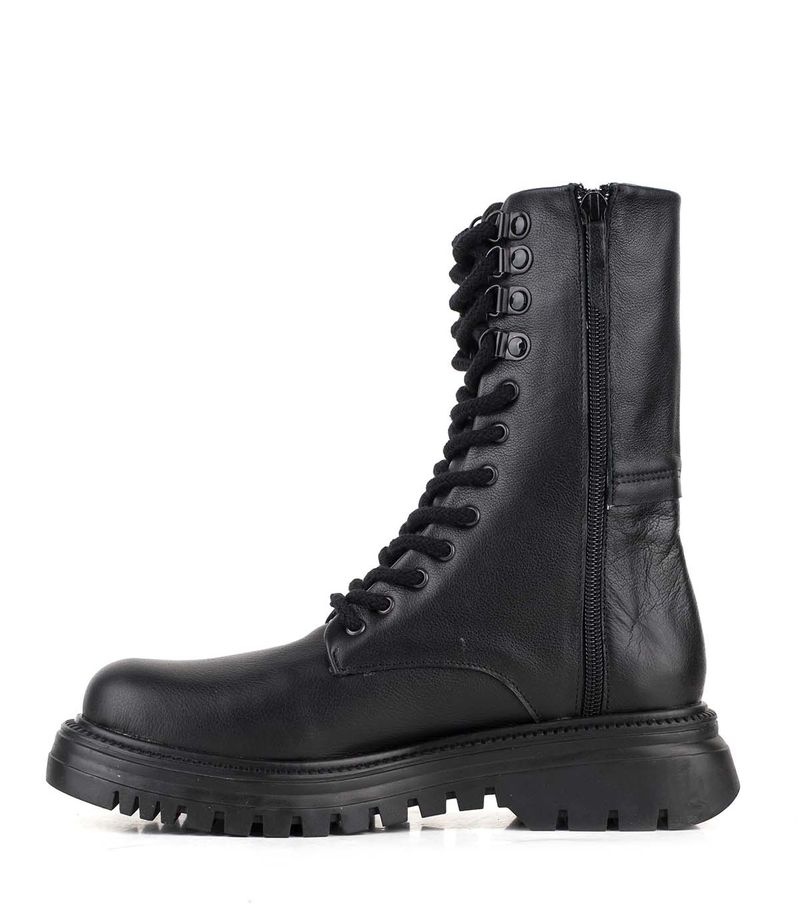 Borcegos-urbanos-con-base-en-cuero-negro.jpg