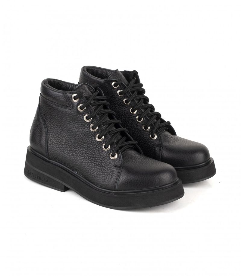Borcego-de-cuero-negro-estilo-alpino..jpg
