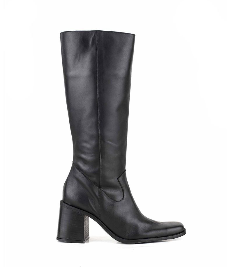 Botas-altas-clasicas-de-cuero-negro.jpg