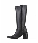 Botas-altas-clasicas-de-cuero-negro.jpg