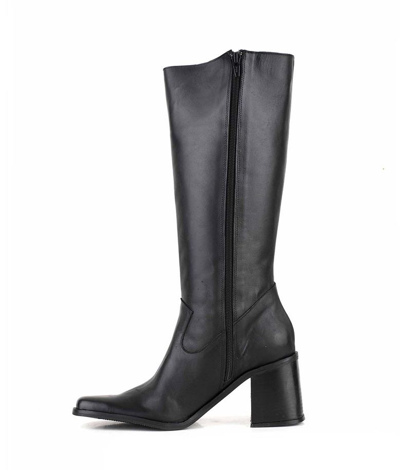 Botas-altas-clasicas-de-cuero-negro.jpg
