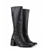 Botas-altas-clasicas-de-cuero-negro.jpg