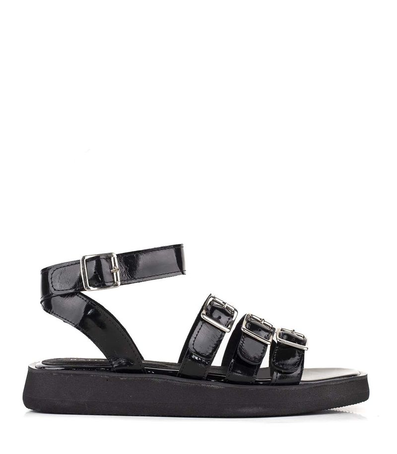 Sandalias-bajas-cintas-con-hebillas-charol-negro.jpg