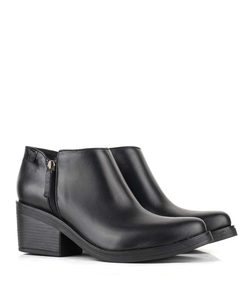 Botas-taco-medio-con-cierres-en-cuero-negro.jpg