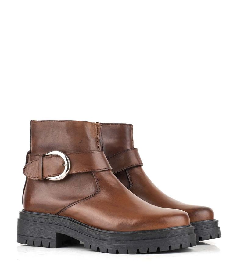 Botas-cortas-de-cuero-cogñac-con-cierre.jpg