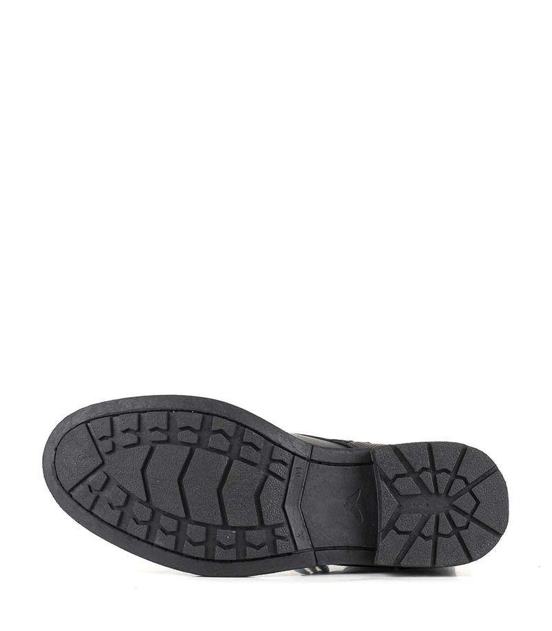 Borcegos-clasicos-de-cuero-negro.jpg