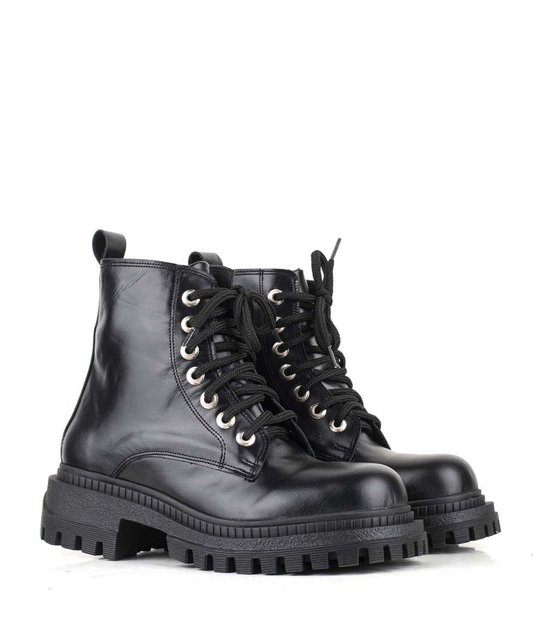 Borcegos-con-base-de-cuero-alto-brillo-negro.jpg